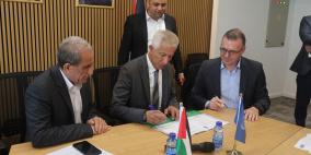 إنجاز فلسطين توقع اتفاقية منحة "مختبر الشباب البيئي" لتعزيز المشاريع البيئية الشبابية