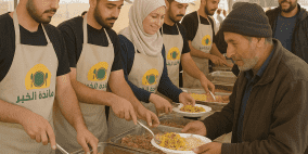 “مائدة الخير”.. مبادرة شبابية تجمع الطهاة الفلسطينيين لخدمة العائلات المحتاجة في المخيمات