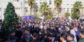 جامعة القدس تضيء شجرة الميلاد المجيد بحضور ديني ورسمي