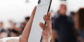 آيفون القابل للطي سيدعم شريحة "eSIM" فقط