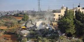 الاحتلال يسلّم 8 إخطارات بوقف العمل والبناء لمنازل مأهولة في بروقين