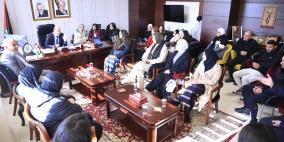 المدرسة الوطنية للإدارة تستقبل وفدًا طلابيًا في تخصص الإدارة العامة والقانون بجامعة القدس – أبو ديس