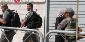 الاحتلال يعتقل أربعة مواطنين بينهم سيدتان من منطقة المالح