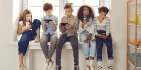 هل تؤذي مقاطع الفيديو القصيرة عقول الأطفال والشباب؟.. العلم يجيب