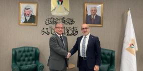 اليابان تجدد التزامها بدعم الموازنة الفلسطينية بـ10ملايين دولار ضمن حزمة دعم جديدة