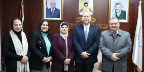 المؤسسة الفلسطينية وطاقم شؤون المرأة يبحثان دعم المشاريع النسوية في المناطق المهمشة