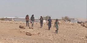 مستوطنون يجبرون 15 عائلة في تجمع شلال العوجا على الرحيل