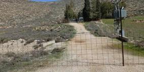 مستوطنون يعتدون على طواقم مصلحة مياه محافظة القدس في عين سامية