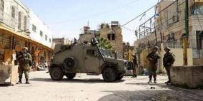 قوات الاحتلال تغلق وسط مدينة الخليل لتأمين اقتحام المستوطنين