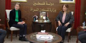 وزيرة شؤون المرأة تلتقي القنصل العام للسويد لتعزيز التعاون في قضايا النساء وتمكينهن