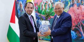 جامعة القدس تستقبل القنصل الفرنسي في القدس تعزيزًا للعلاقات الأكاديمية والبحثية