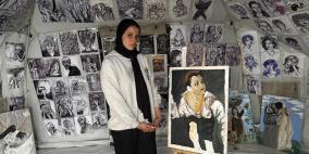 خاص| كل لوحة لها قصة: فنانة غزة الصغيرة تحكي الحرب بريشتها