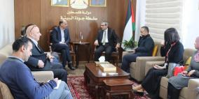سمحان يلتقي بوفد من شركة أوريدو فلسطين ويبحثان تعزيز التعاون المشترك