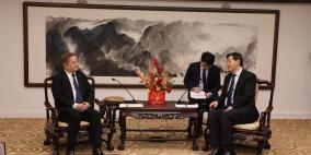 السفير عواد يطلع المبعوث الصيني على خطورة قرارات الاحتلال الأخيرة