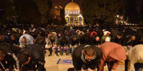 60 ألف مصلٍ يؤدون العشاء والتراويح في "الأقصى"