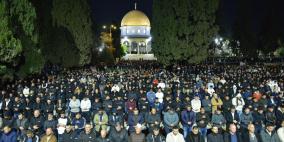 صور| 100 ألف مصلٍ يؤدون العشاء والتراويح في المسجد الأقصى