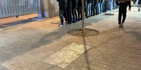 الاحتلال يمنع شبانًا من استكمال صلاتي العشاء والتراويح قرب أبواب الأقصى