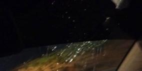 مستوطنون يهاجمون مركبات المواطنين جنوب نابلس