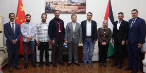 السفير عواد يستقبل السفير الفقيه ووفداً من وزارة الخارجية والمغتربين الفلسطينية