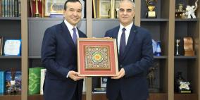 سفير دولة فلسطين ووزير الثقافة الأوزبكي يبحثان سبل تعزيز العلاقات الثقافية