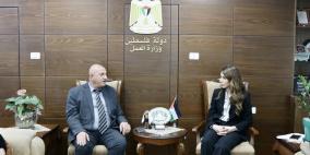 وزيرة العمل تبحث آفاق التعاون مع اتحاد صناعة الحجر والرخام
