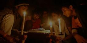 "الكهرباء" الاختبار الأصعب لطلبة التوجيهي في غزة