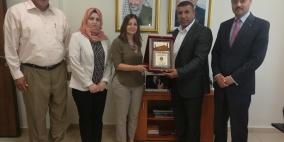 وفد من محافظة الخليل يزور مقر وزارة الخارجية والمغتربين