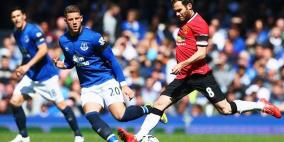 مانشستر يونايتد يكتسح إيفرتون برباعية