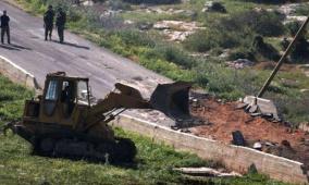 مستوطنون يواصلون أعمال التجريف في أراضي قصرة جنوب نابلس