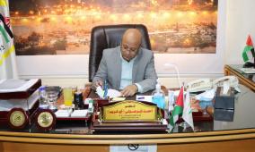 أبو هولي يرحب بالدعم القطري للأونروا ويطالب الدول المانحة إلى الاستمرار في الدعم