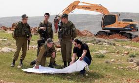 الاحتلال يبدأ بشق طريق استعماري شرق طمون جنوب طوباس