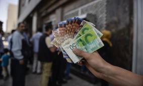 محلل اقتصادي لراية: الأزمة المالية تهدد وجود السلطة الفلسطينية ورواتب موظفيها