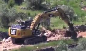 الاحتلال يجرف أراضي في ترمسعيا شمال رام الله