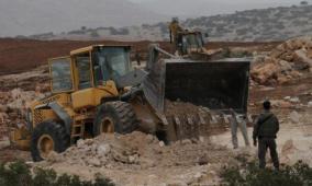 الاحتلال يجرف أرضا في حي الشيخ جراح بالقدس المحتلة