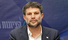 سموتريتش يهدد البنوك الإسرائيلية: إلغاء المزايا سيضاعف الضريبة