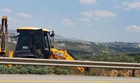 الاحتلال يشرع بتجريف أراضٍ شرق قلقيلية