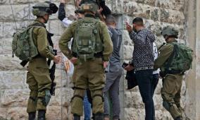 قوات الاحتلال تعتقل خمسة شبان من قلقيلية