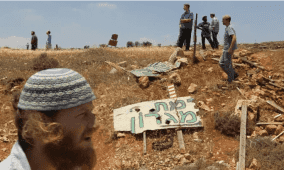 مستوطنون يقتحمون خربة سدة الثعلة بمسافر يطا