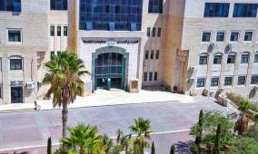 خريجو الطب البشري في جامعة القدس يحققون تفوقًا جديدًا بنسبة نجاح كاملة في امتحان المزاولة الإسرائيلي