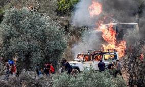 الضفة الغربية: اعتقالات واعتداءات متواصلة وإغلاق طرق