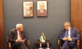 بسيسو يبحث مع السفير السنغافوري سبل التعاون المشترك في قطاعي البنية التحتية والإسكان