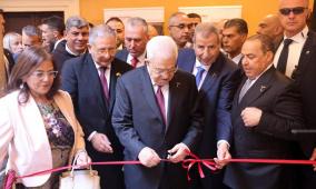 صور| الرئيس عباس يفتتح معرض "بيت لحم: ميلاد جديد" في الفاتيكان