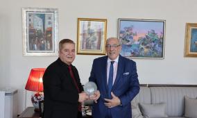 السفير عواد يلتقي السفير المغربي ويبحثان تعزيز العلاقات العربية - الصينية