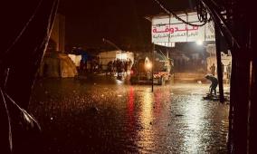 انهيار منزل في "الشيخ رضوان" بمدينة غزة بفعل الأمطار الغزيرة وآثار العدوان