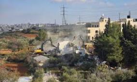 الاحتلال يسلّم 8 إخطارات بوقف العمل والبناء لمنازل مأهولة في بروقين