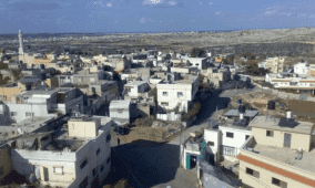 الاحتلال يوزّع منشورات تطالب بخفض صوت الأذان في عزبة رأس طيرة جنوب قلقيلية