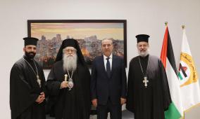 الشيخ يتسلم دعوة لحضور قداس عيد الميلاد المجيد وفق التقويم الشرقي