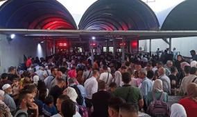 "عذاب الجسر" يعود بقسوة.. انتظار مرعب يتجاوز 11 ساعة على معبر الكرامة