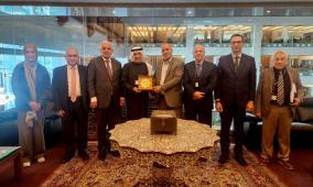 وفد حكومي فلسطيني يبحث آفاق التعاون مع الصناديق العربية في الكويت لدعم القدس وغزة والتنمية المستدامة