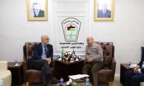 أبو هولي يطالب بعقد اجتماع طارئ للجنة الاستشارية للوقوف على تداعيات الأزمة المالية للأونروا